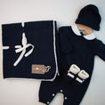 Carica l'immagine nel visualizzatore della galleria, Coperta in lana premium - Blu Navy - Nastro Latte