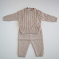 Carica l'immagine nel visualizzatore della galleria, Completo maglie e pantalone in lana cardata a trecce
